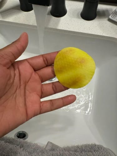 Customer photo review of PAD (COTON) ANTI-ACNÉ et ANTI -TACHES AU CURCUMA ET À L’ACIDE KOJIQUE