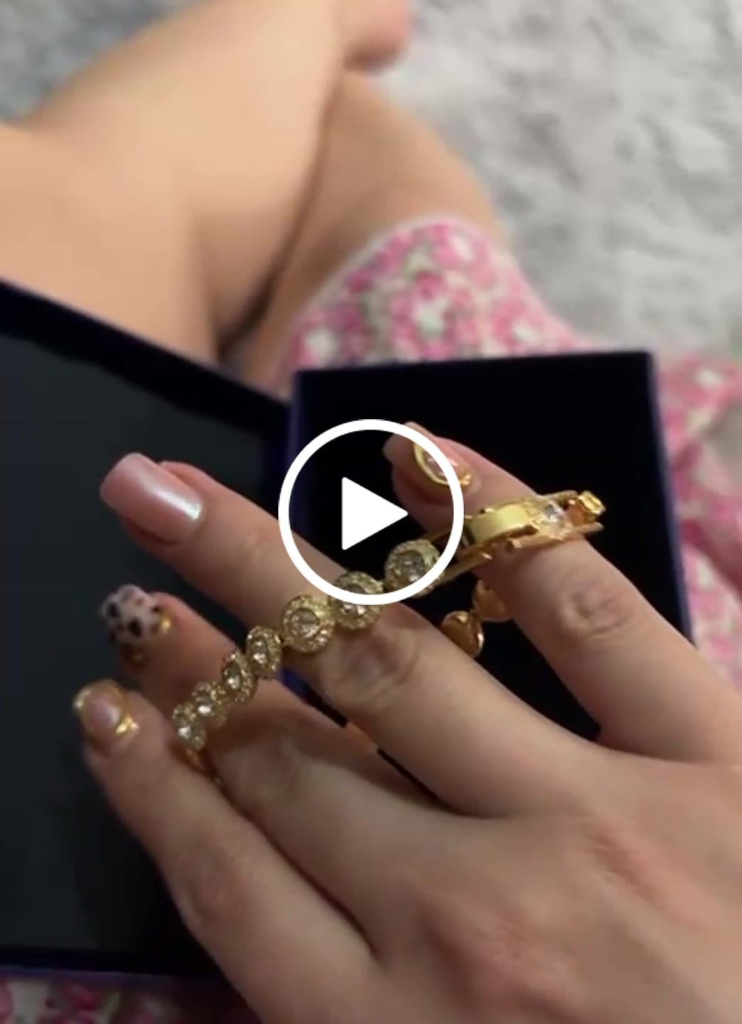 Customer video review of PULSERA CRISTAL SWAROVSKI TENIS ANGELIC HALO ORO + KIT DE REGALO