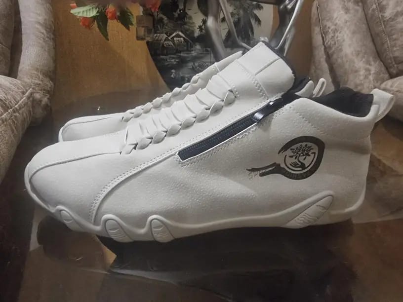 Customer photo review of FeelFree Light - orthopedische, pijnverlichtende en waterdichte barefoot schoenen
