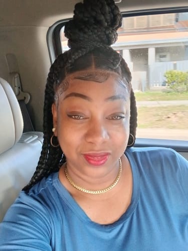 Customer photo review of Jumbo Knotless Braid Wig (Ready to Ship) Black Color, Full Lace - Monica
