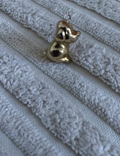 Customer photo review of 9ct 375 Gold Vintage Snoopy Charm
