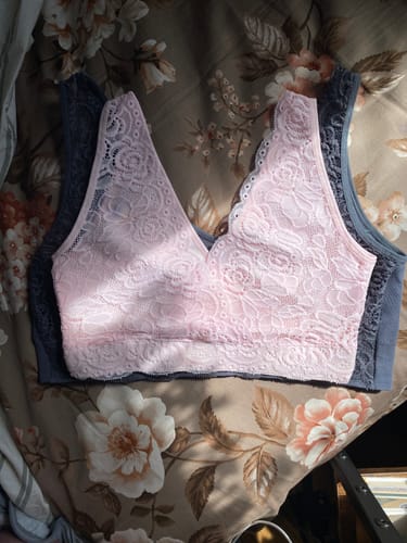 Customer photo review of HUG SPORTS BRA w LACE