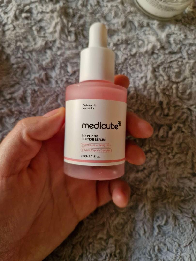 Customer photo review of MEDICUBE - PDRN Pink Peptide Serum 30 ML | Suero Antiedad, Iluminador e Hidratante