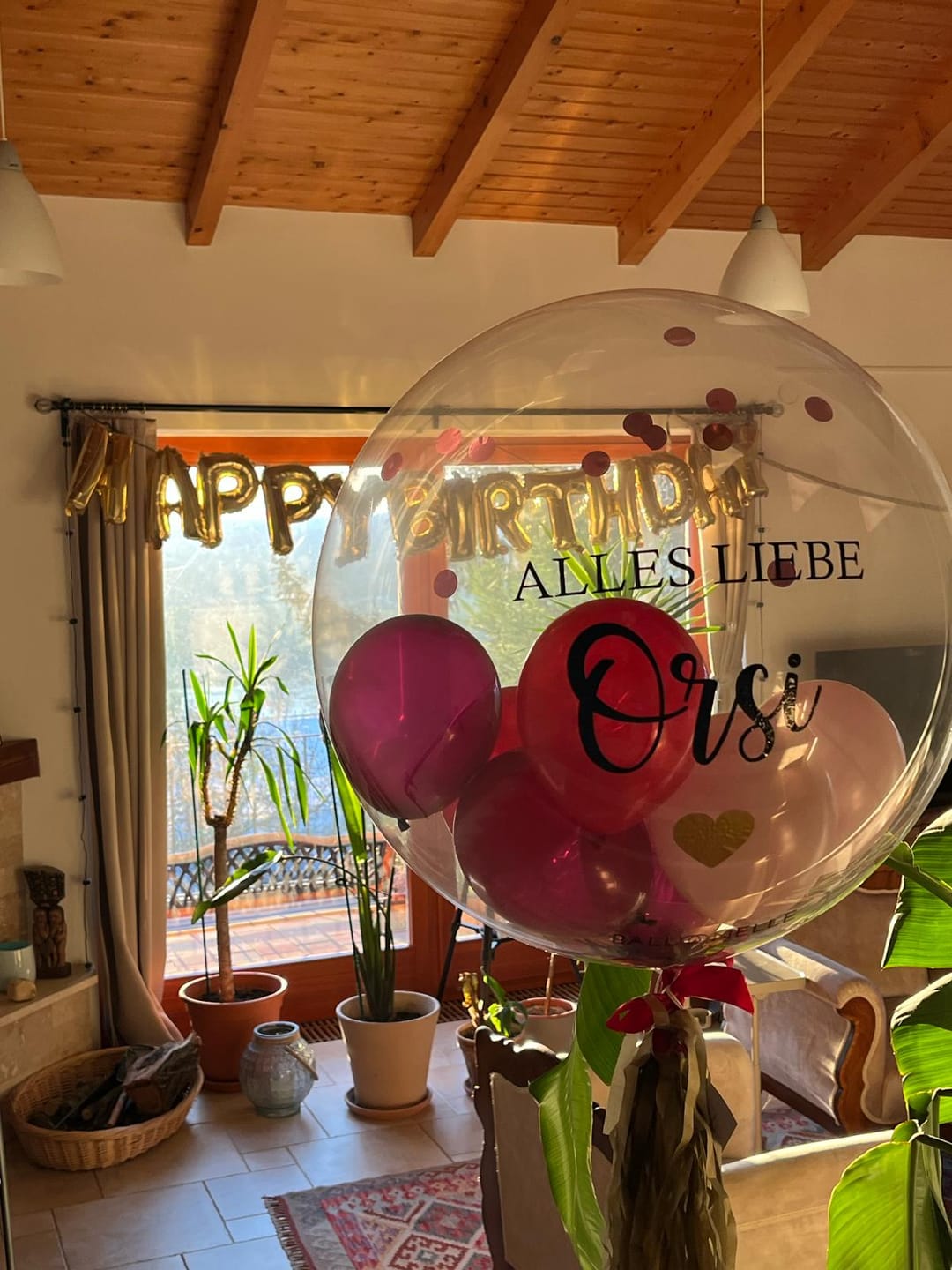 Customer photo review of Birthday Kristall-Burgundrot Designer Ballon
