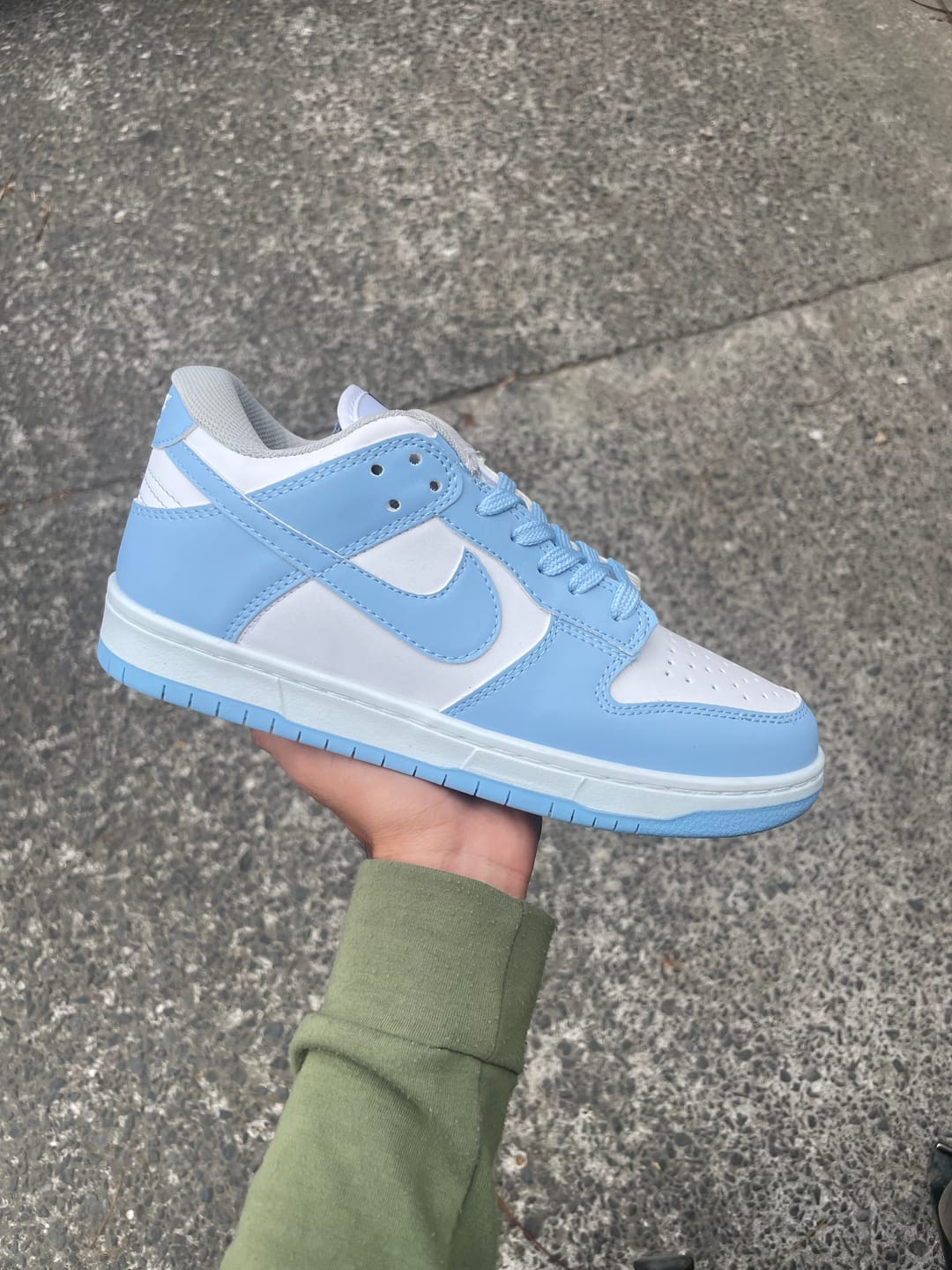 Customer photo review of Tenis Dunk Low Blanco Cielo
