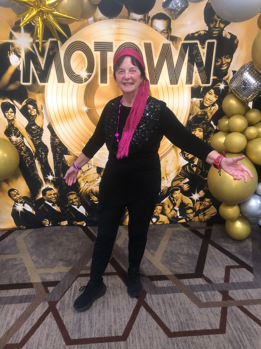Customer photo review of Motown Gold Photo Backdrop Banner