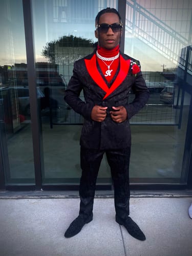 Customer photo review of Men's 3-Piece Jacquard Red Peak Lapel Double Breasted Black Tuxedo