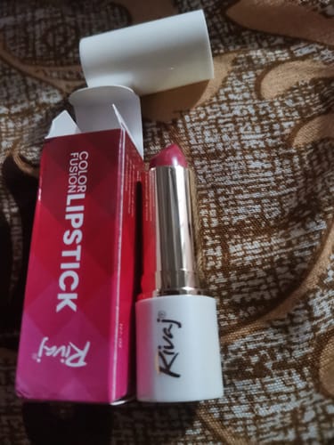 Customer photo review of Color Fusion Lipstick