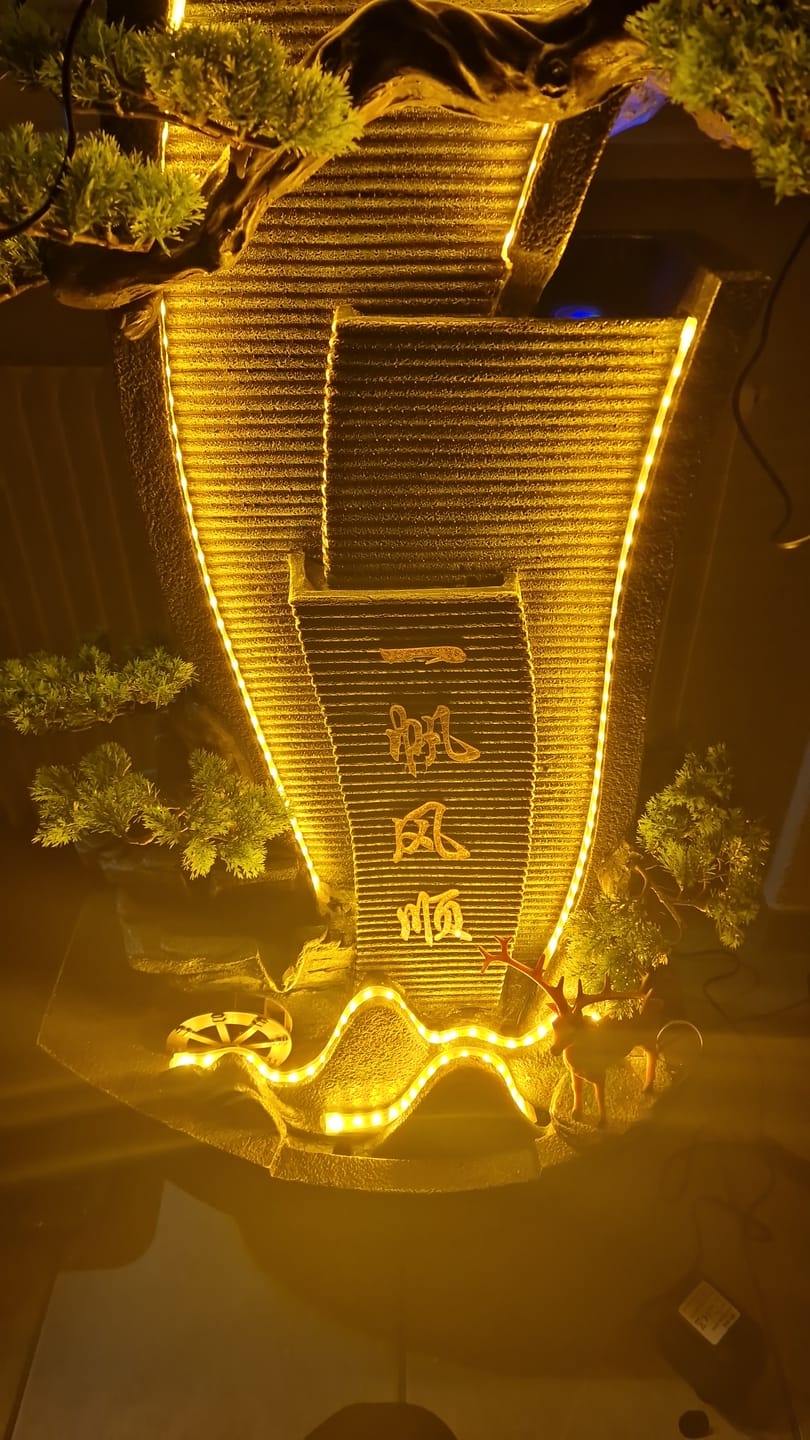 Customer photo review of AquaLuxe Wasserbrunnen Fermo Indoor & Outdoor