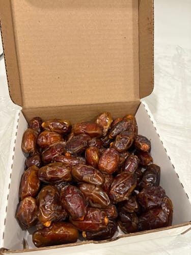 Customer photo review of Organic Mini Medjool Dates Box