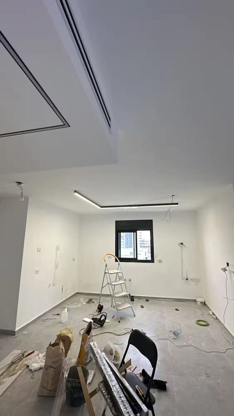 Customer photo review of WOMO Dimmable Long Linear Ceiling Light-WM1003
