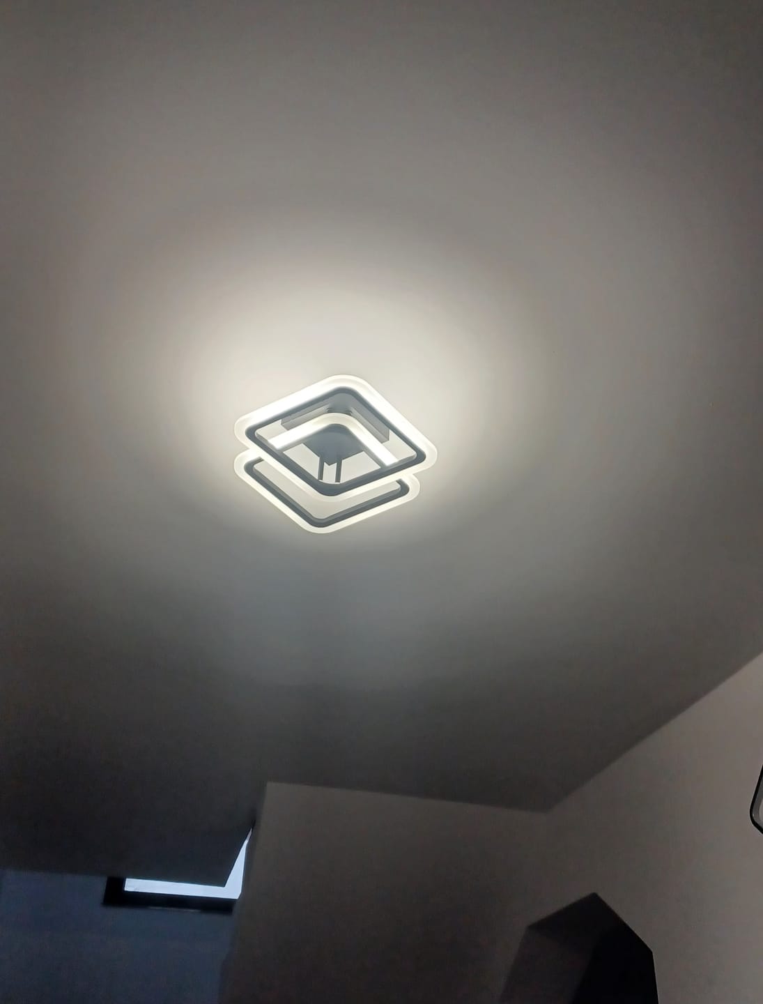 Customer photo review of Lustra LED 1+1 Square Design Black Echivalent 300W Telecomanda