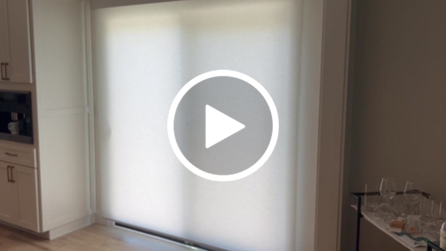 Customer video review of SmartWings Motorized Light Filtering Roller Shades 70% Blackout Linen