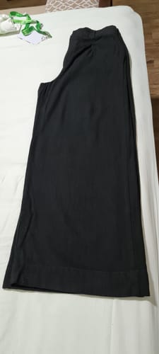 Ana Paula M. review of Calça Pantalona Graviola Preta image 1 out of 1