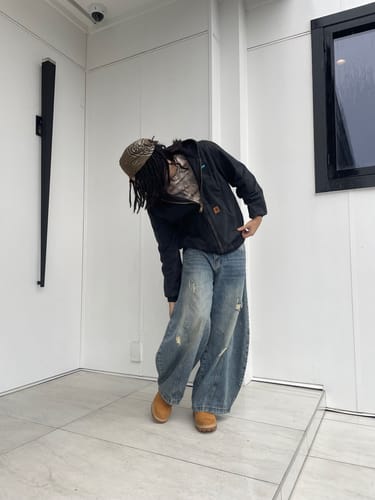 Customer photo review of Curved Denim Jeans