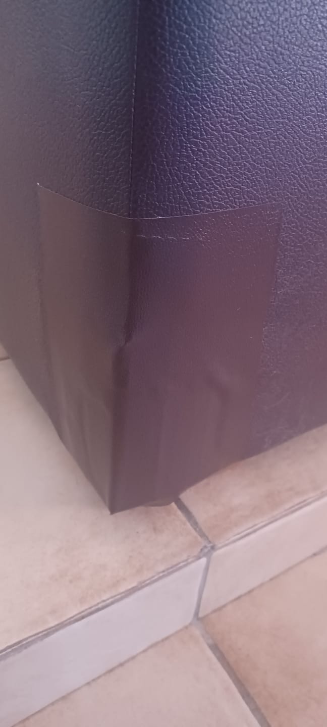 Customer photo review of Patchs auto-adhéifs RénoCuir - Kit de réparation de Cuir