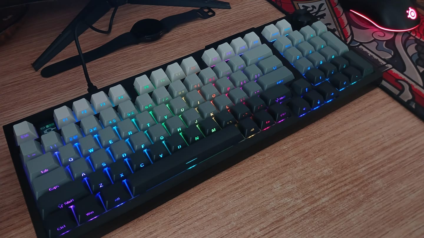 Customer photo review of Darmoshark Top98 Mekanik Klavye