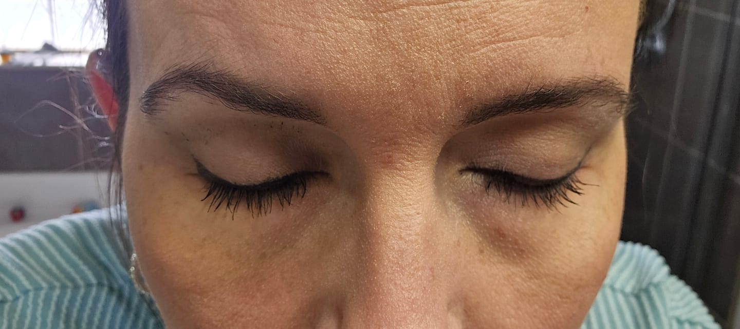 Customer photo review of EYELASH GROWTH SOLUTION