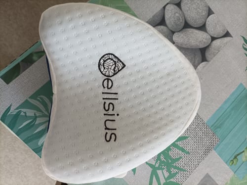 Avis photo d'un client sur Coussin Orthopédique Genoux Cellsius - Le secret d'un sommeil sans douleur