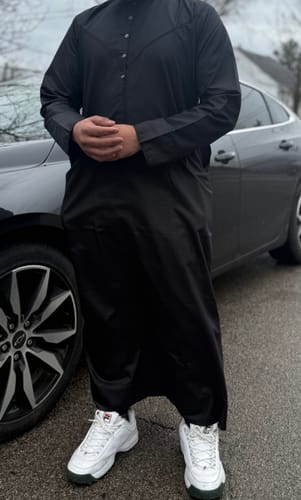Customer photo review of Plain Black Thobe