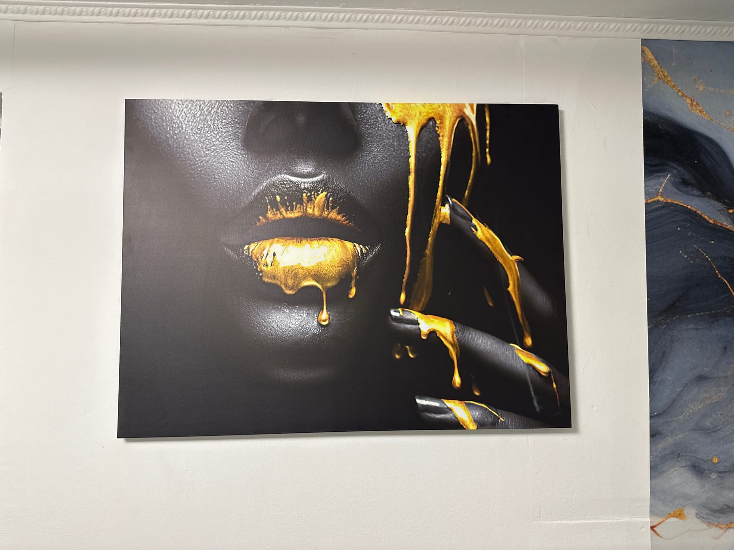 Customer photo review of Tablou canvas cu buze aurii BLACK AND GOLD DIGGER