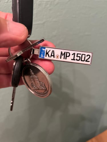 Customer photo review of Kennzeichen Schlüsselanhänger Mini Nummernschild Metall