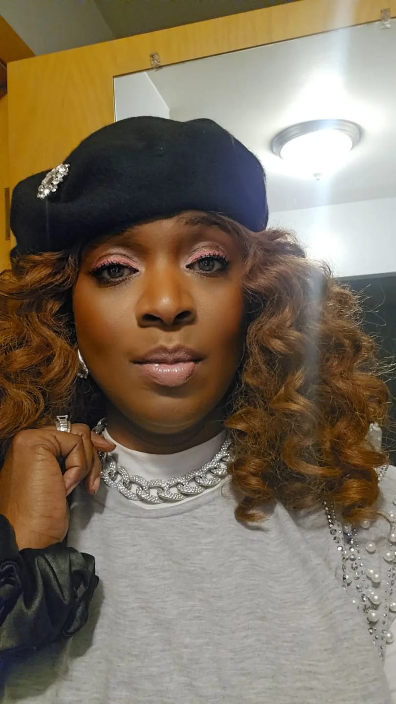 Customer photo review of Sensationnel Dashly Full Wig - UNIT 20