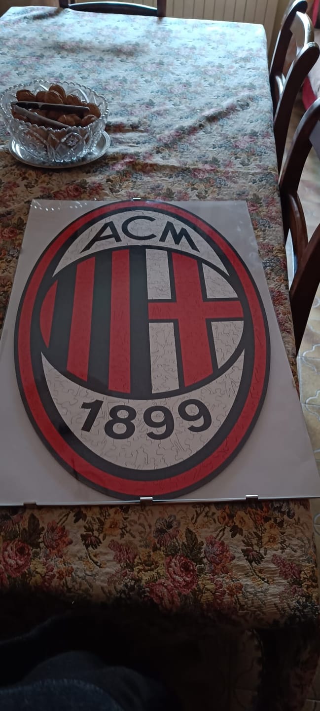 Customer photo review of Logo Milan® - Puzzle di Legno