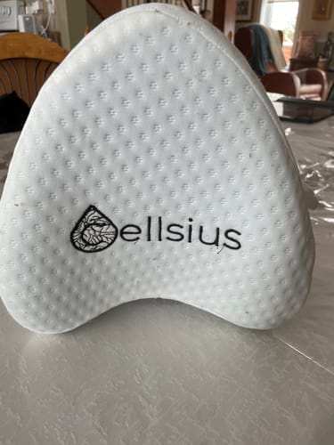 Avis photo d'un client sur Coussin Orthopédique Genoux Cellsius - Le secret d'un sommeil sans douleur