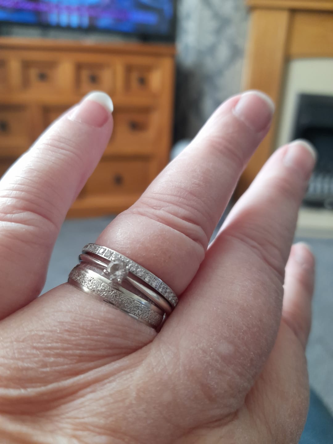 Customer photo review of White Gold 2mm Full Glitz Ring