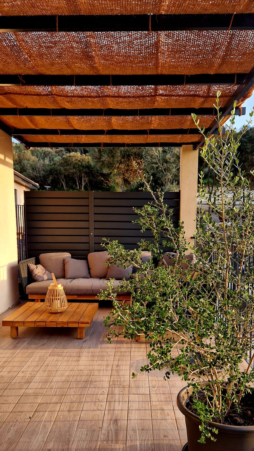 Customer photo review of Toile d'ombrage en fibre de coco pour pergola