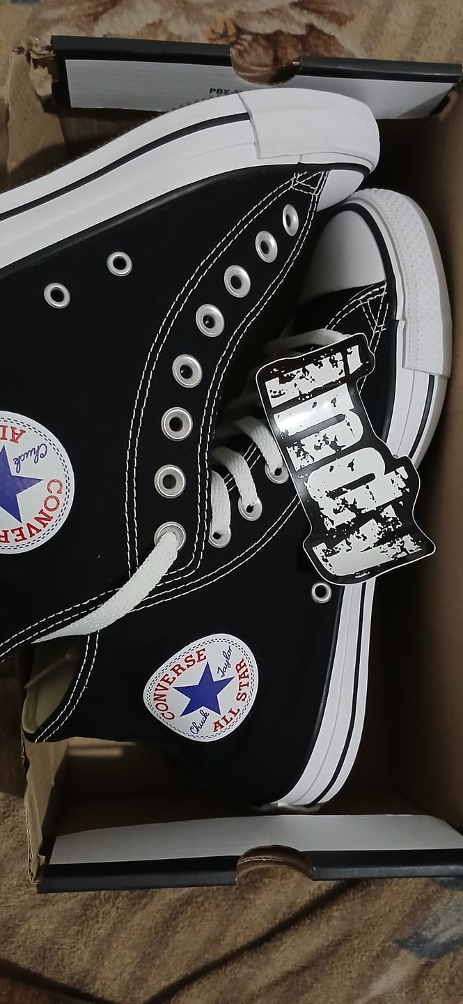 Customer photo review of Zapatillas Converse Chuck Taylor Hi Negro