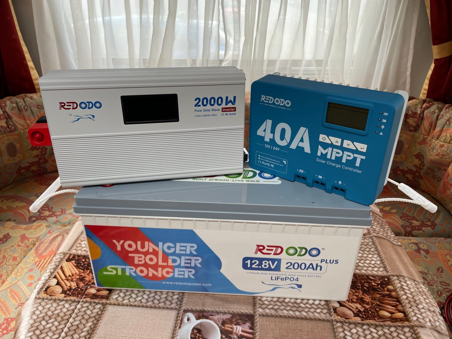 Customer photo review of Redodo 2000W Reiner Sinus Wechselrichter Mit LCD Monitor