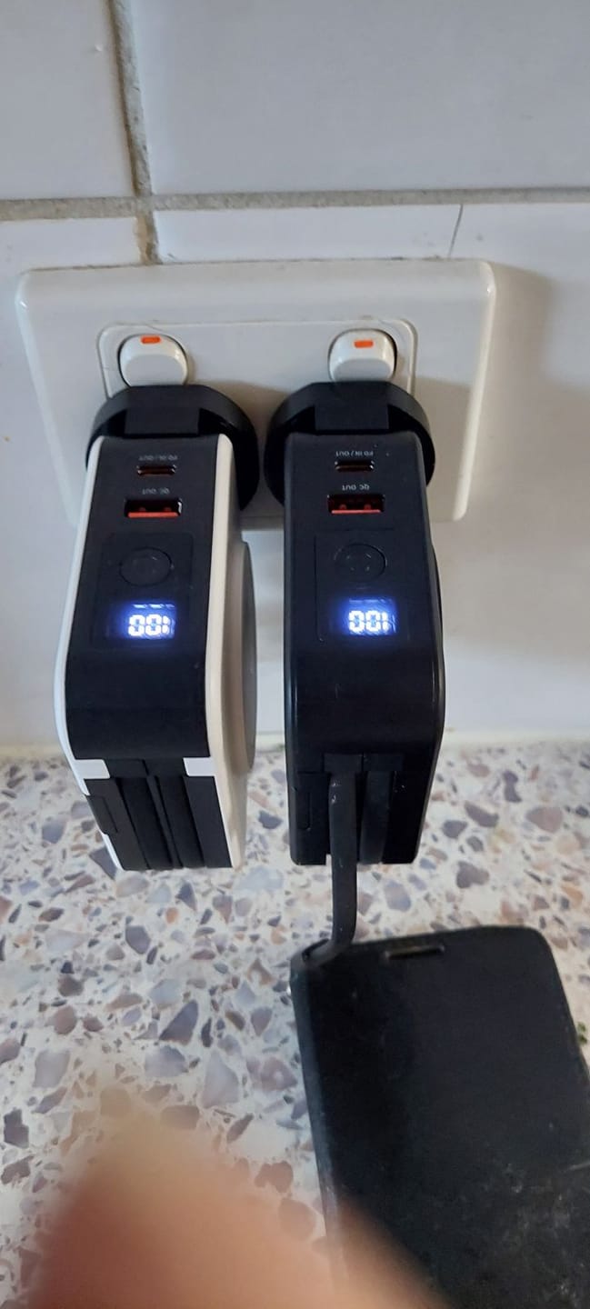 Customer photo review of TravelVolt® GO (5-in-1 Travel Charger)