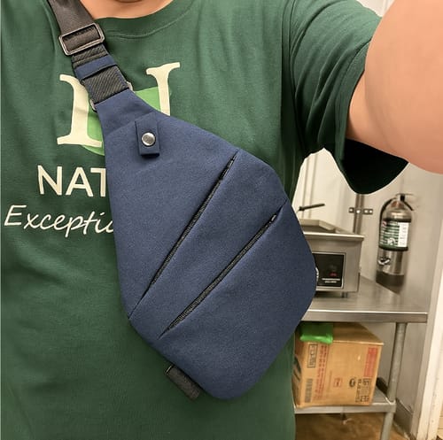 Customer photo review of SafeTravel - תיק צד מהפכני נגד גניבות