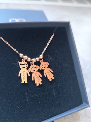 Customer photo review of Ogrlica: Family Bond