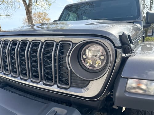 Customer photo review of 2007-2017 Jeep JK VX LED Headlight Kit - Black Chrome | Amber Halo