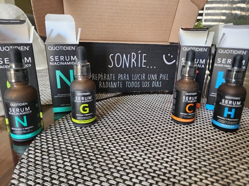 Customer photo review of Kit Los 4 Fantásticos (44% OFF) - Serum de Vitamina C 30ml + Serum de Niacinamida 30ml + Serum Ácido Glicólico 30ml + Serum de Ácido Hialurónico 30ml