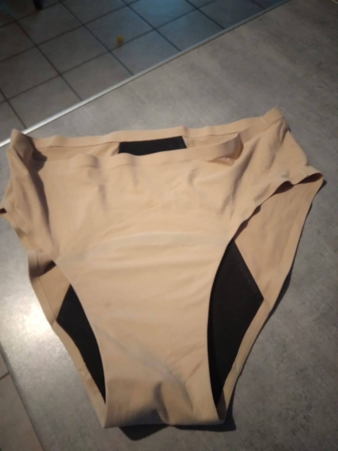 Customer photo review of Culotte Menstruelle Nina sans coutures (taille haute)