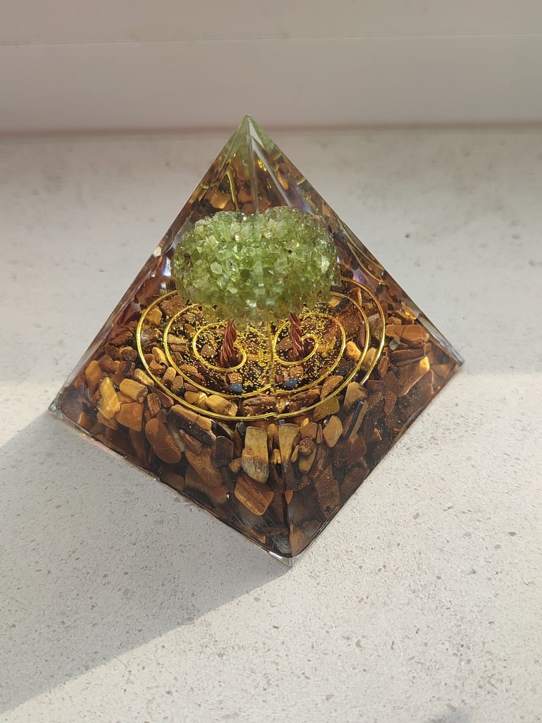 Customer photo review of Orgonite "Surya - Arbre du Bonheur" en Oeil de Tigre & Péridot