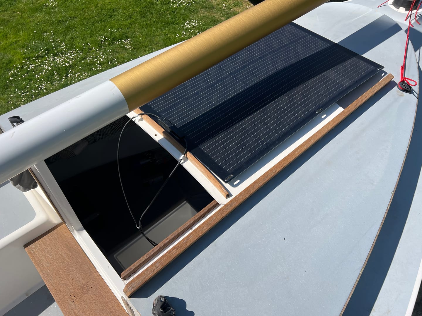 Customer photo review of ALLPOWERS SF100 Flexible Solar Panel 100W