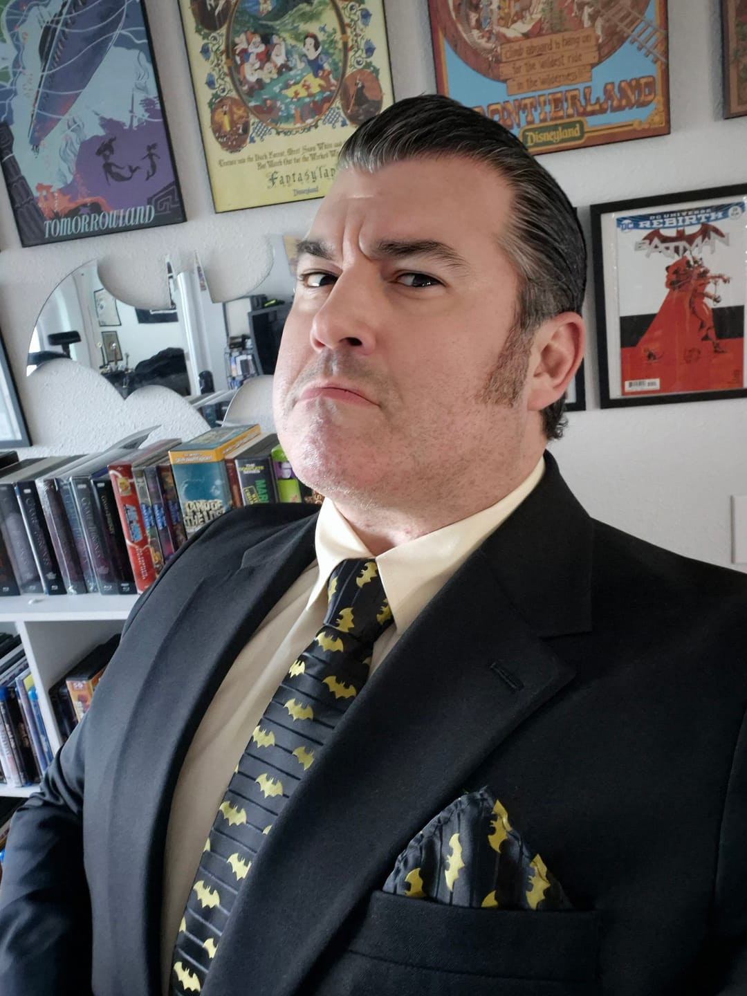 Customer photo review of Barry Wang Tie Jacquard Yellow Bat Black Novelty Necktie Hanky Cufflinks Set