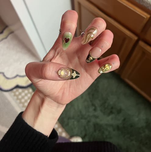 Customer photo review of Green Queen