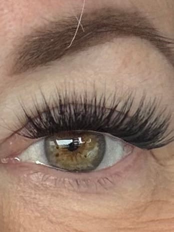 Customer photo review of Fluffy® Gossamer® Lash