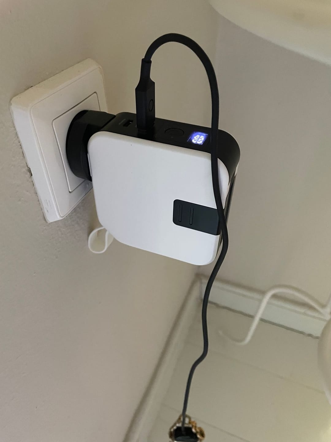 Customer photo review of TravelVolt® GO (5-in-1 Travel Charger)