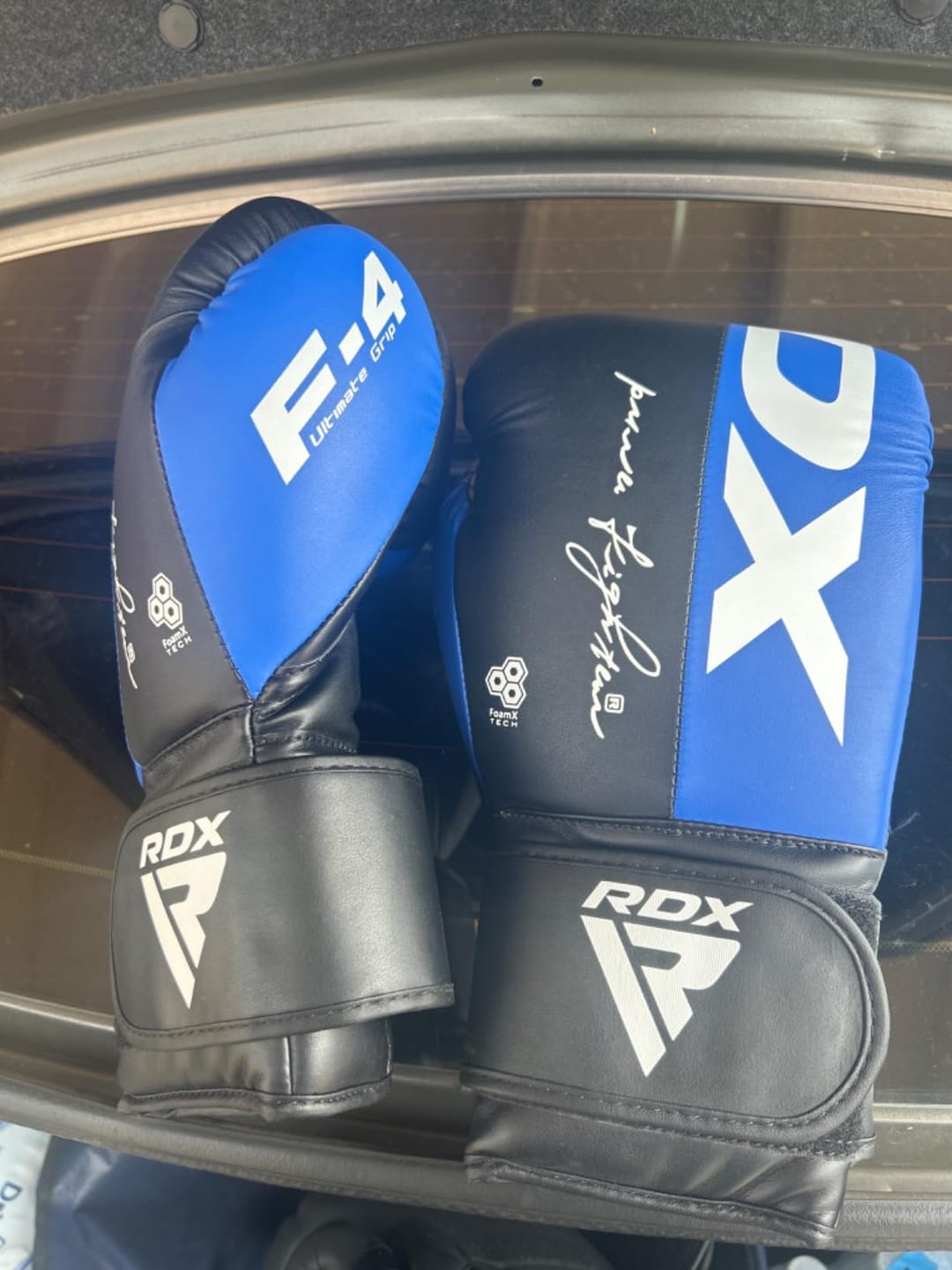 Customer photo review of Guantes de Boxeo F4
