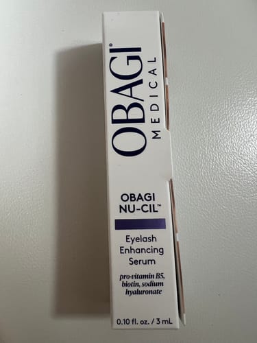 レビュー投稿者の「オバジ Nu-Cil まつ毛美容液」の箱。