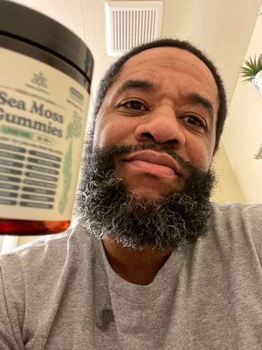 Customer photo review of Sea Moss 16-In-1 Gummies