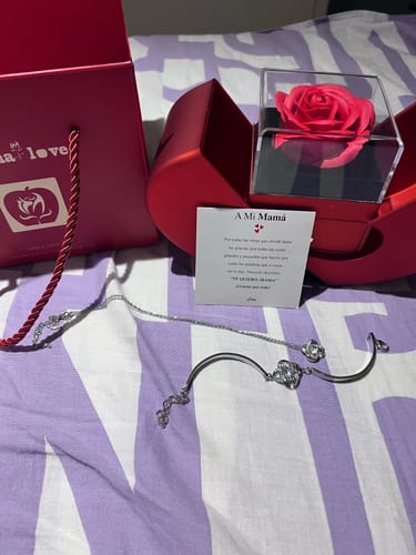 Customer photo review of Luxury Pack: Collar + Pulsera Trébol Plata + Dedicatoria Gratis para Regalar