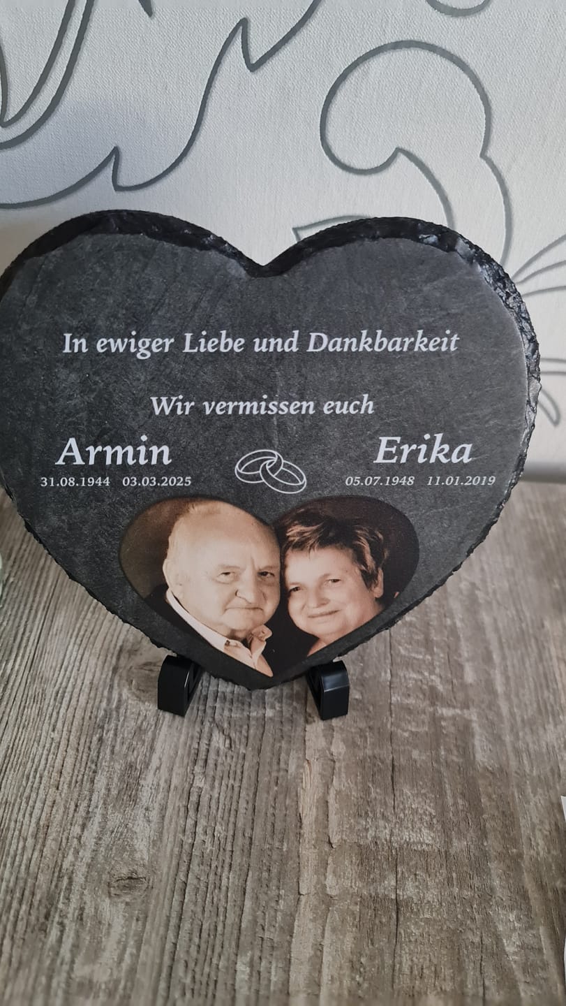 Customer photo review of Unsere Schutzengel - Personalisiertes Trauer Schieferherz für 2 Personen